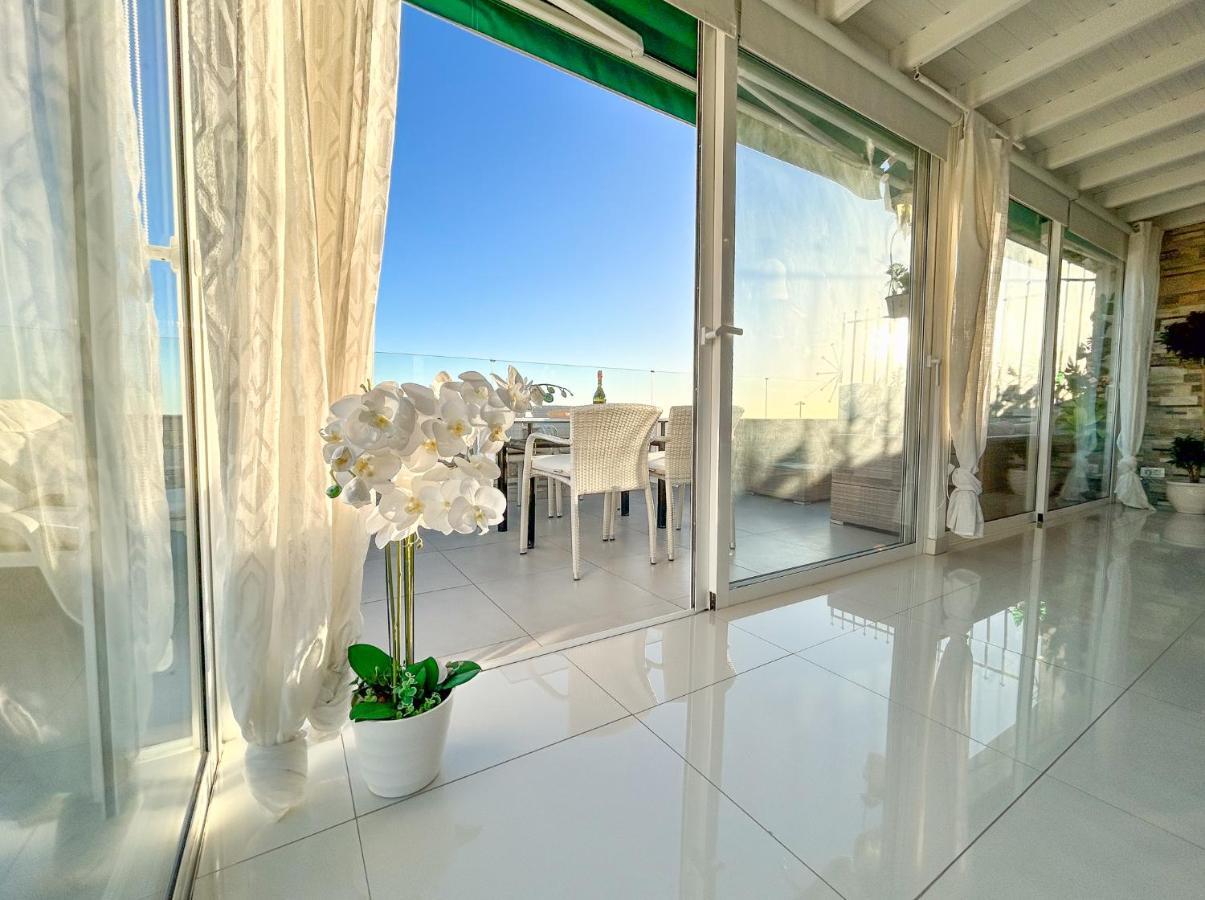 Penthouse Of Views Los Cristianos Лос Кристианос Екстериор снимка